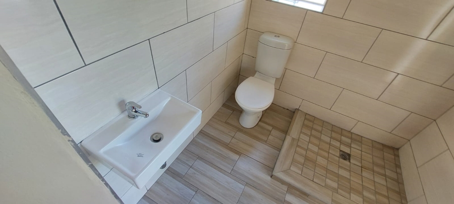 5 Bedroom Property for Sale in Ferreira Town Eastern Cape